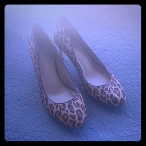 Banana Republic Leopard pumps